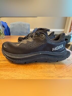 Black Hoka Kawana